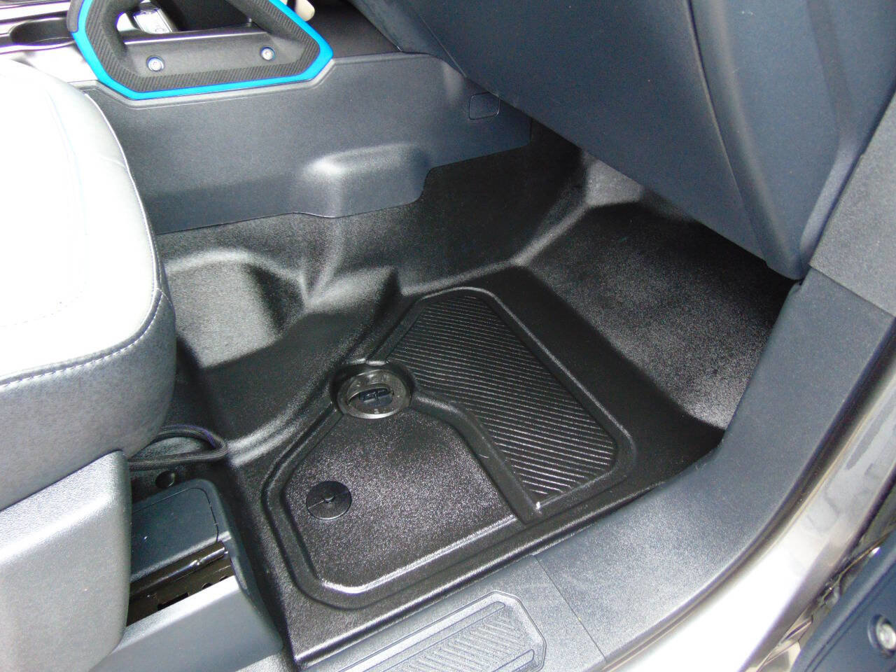 Used 2022 Ford Bronco Black Diamond image 14