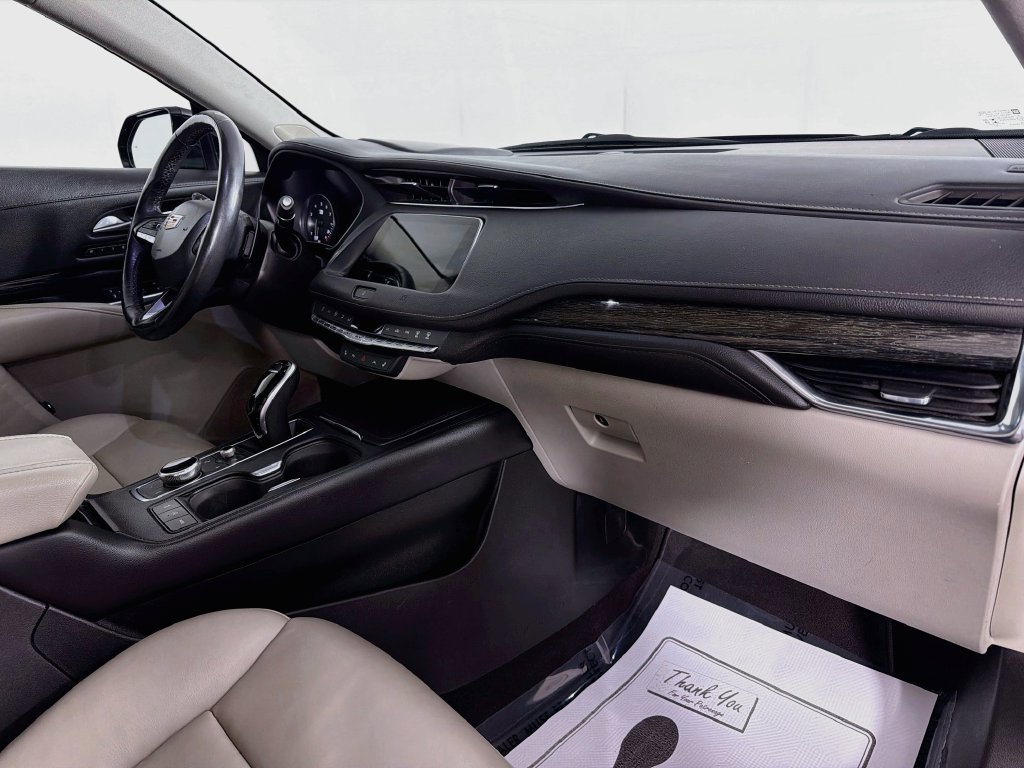 Used 2020 Cadillac XT4 Premium Luxury w/ Sun And Sound Package AWD/4WD image 29