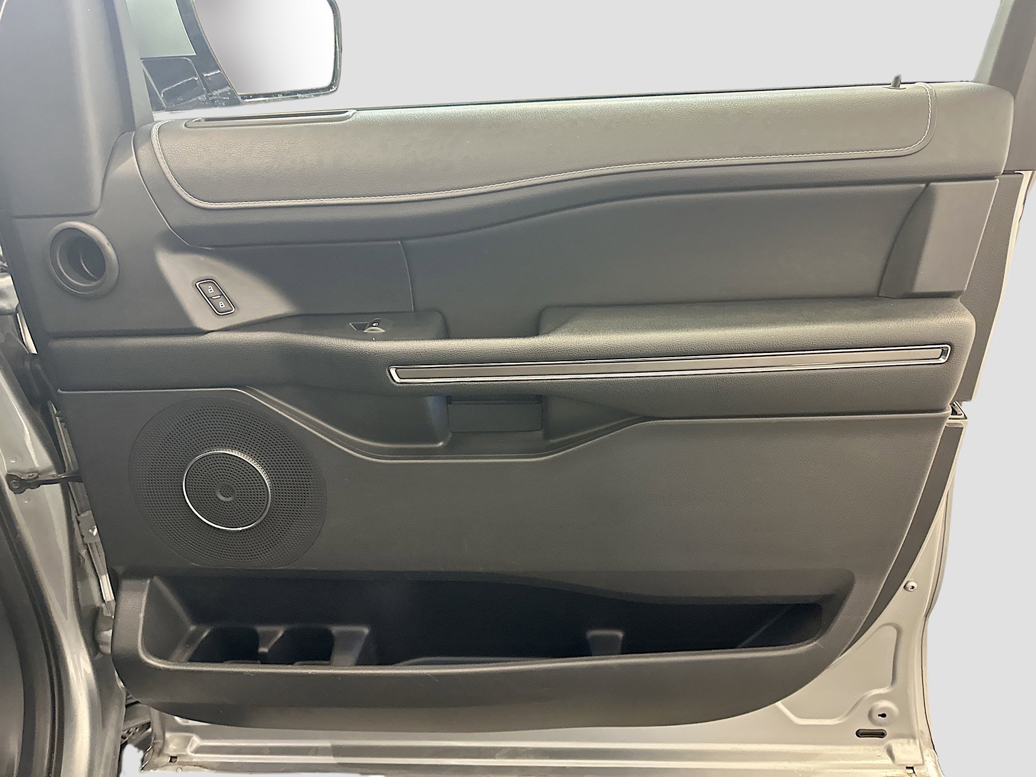 Used 2024 Ford Expedition XLT image 35