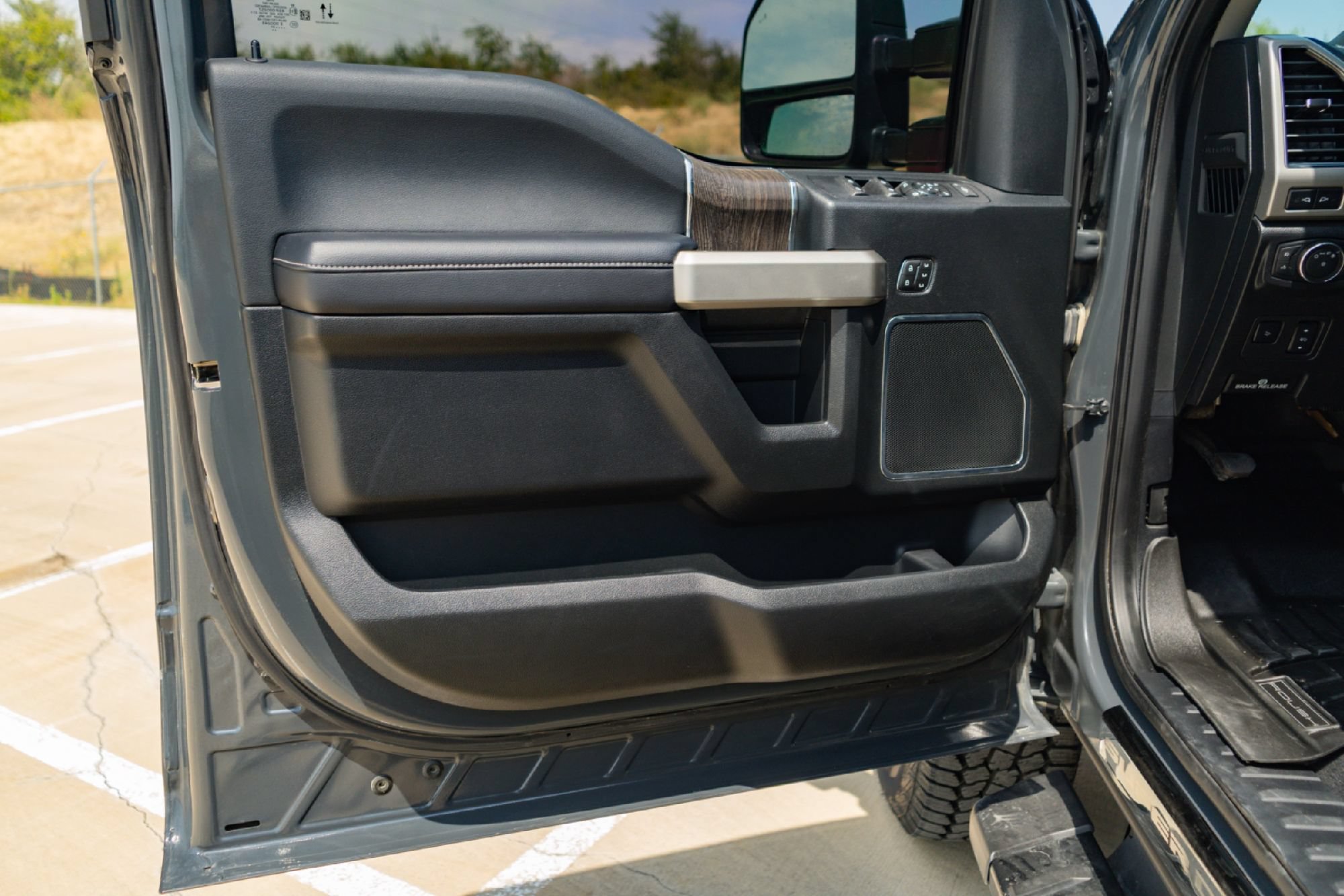 Used 2021 Ford F250 Lariat AWD/4WD image 22