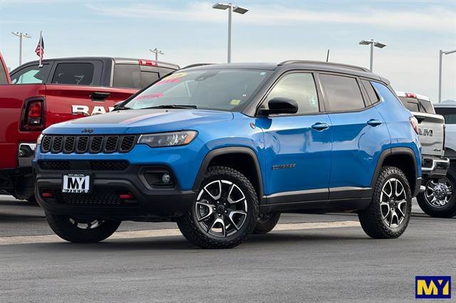 Used 2026 Jeep Compass Trailhawk w/ Sun, Sound & Navigation Group AWD/4WD image 8