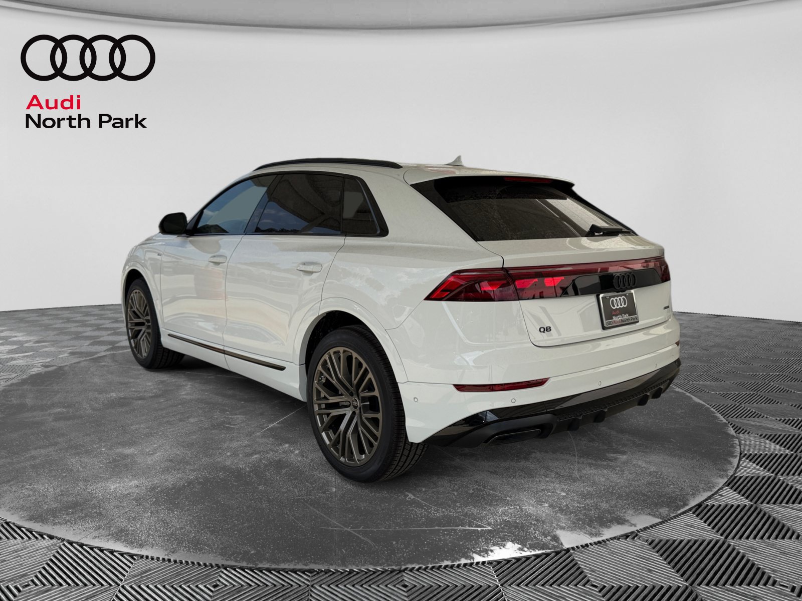 New 2027 Audi Q8 Prestige AWD/4WD image 3