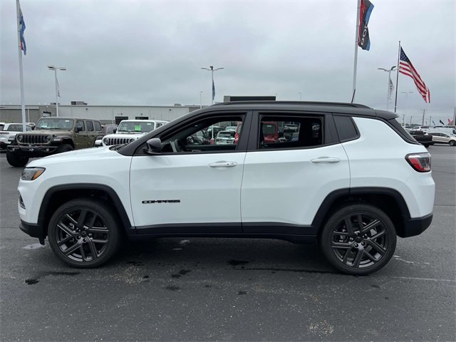 New 2025 Jeep Compass Limited w/ Sun & Sound Group image 4