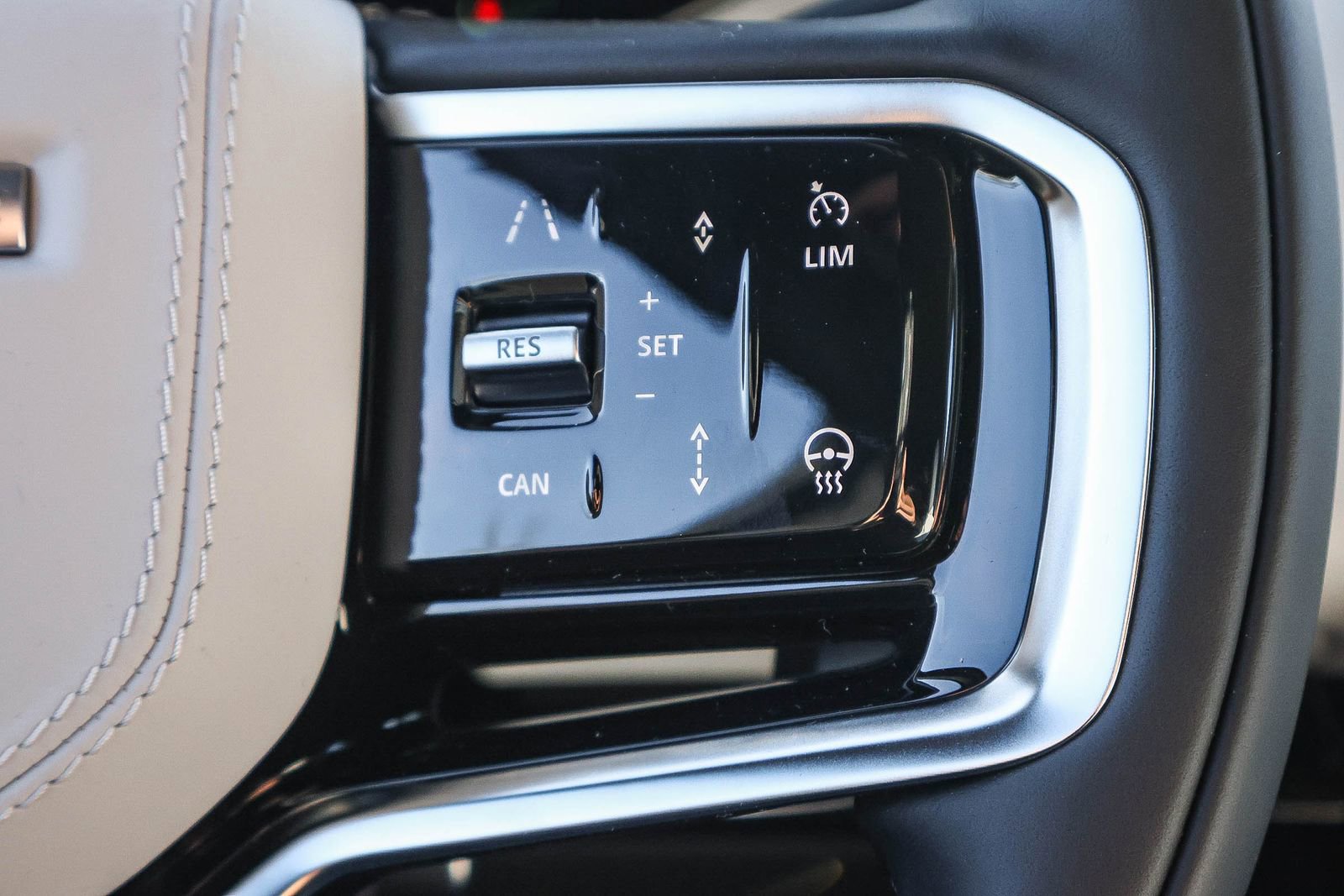 New 2026 Land Rover Range Rover Sport SE image 36