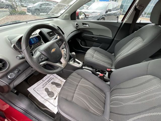 Used 2016 Chevrolet Sonic LT w/ Fun and Sun Package FWD image 11