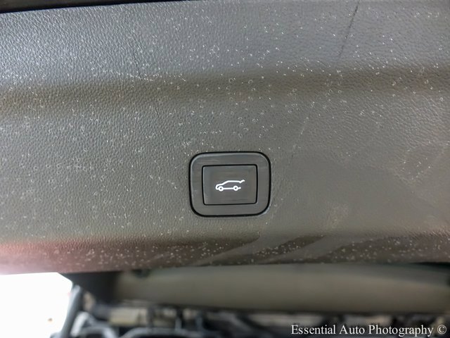 Used 2025 GMC Yukon Elevation image 25