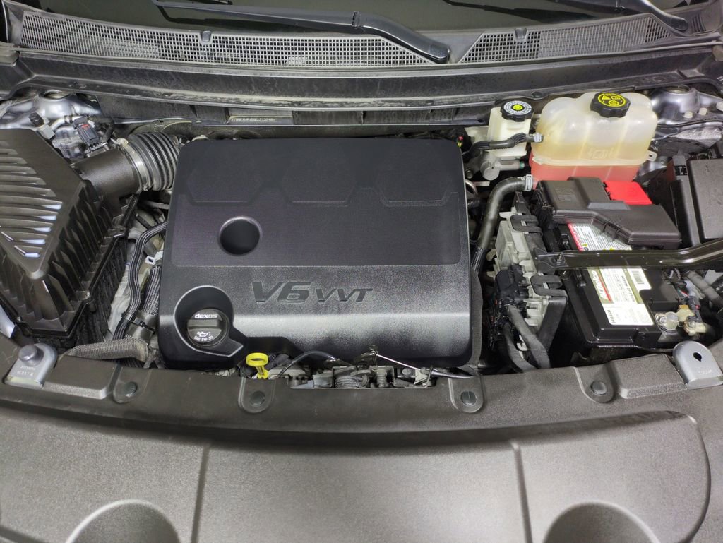 Used 2021 Chevrolet Traverse LT image 22