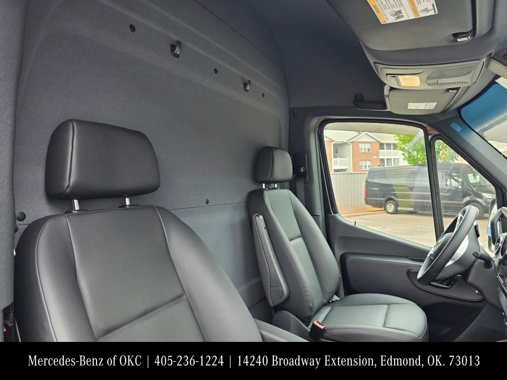 Used 2024 Mercedes-Benz eSprinter 170 Cargo image 14