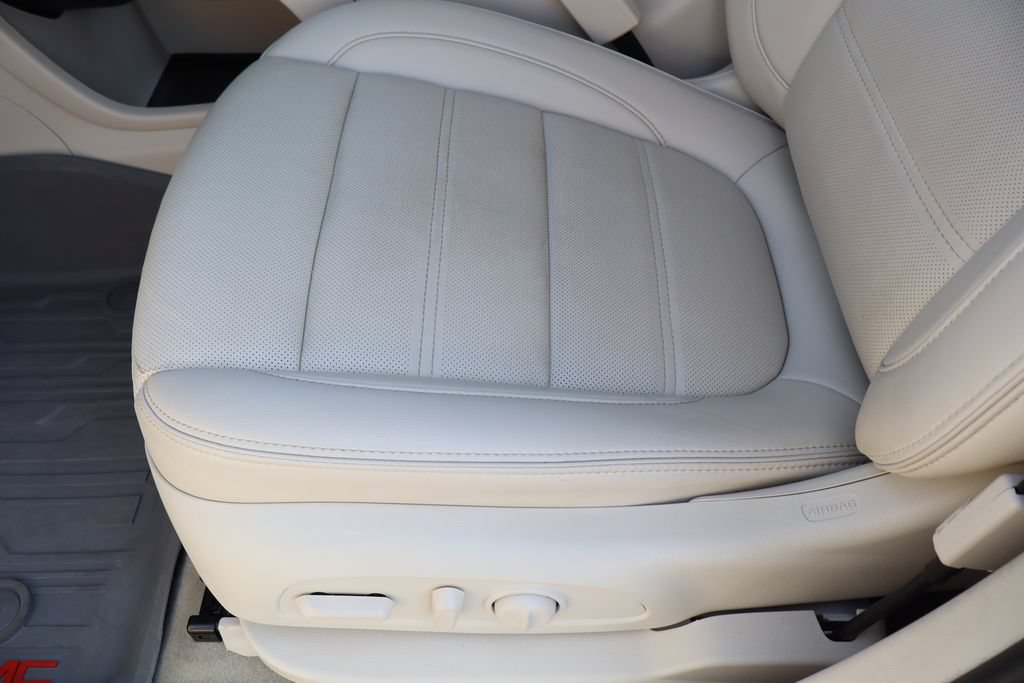 Certified 2023 GMC Acadia Denali w/ Denali Ultimate Package FWD image 22