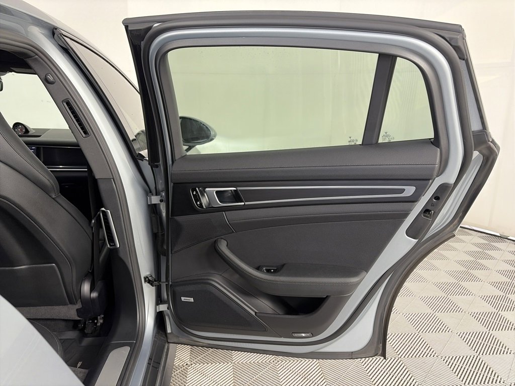 Used 2019 Porsche Panamera image 26