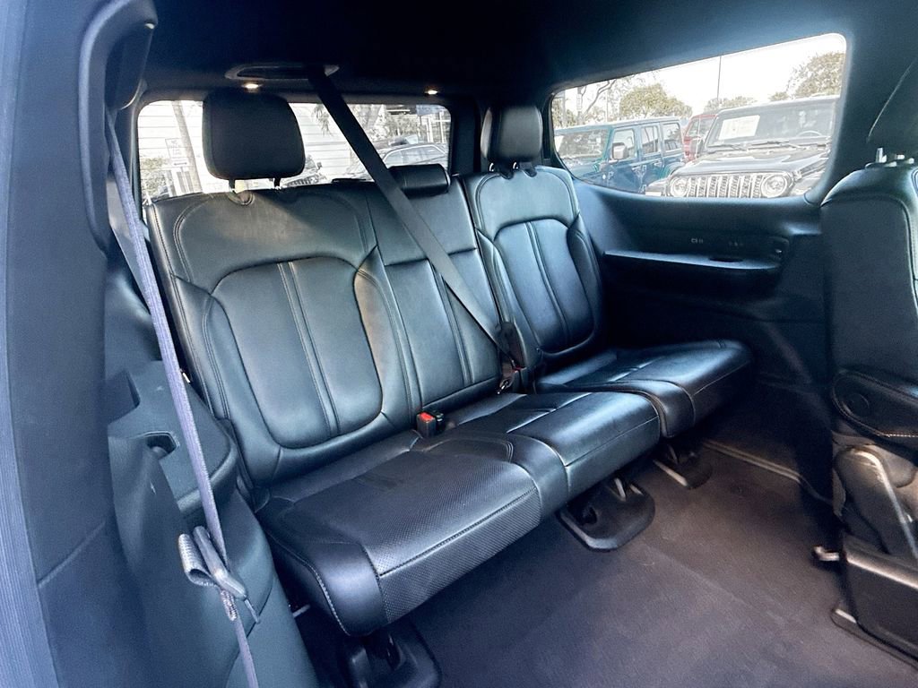 Used 2024 Jeep Wagoneer Series III AWD/4WD image 31
