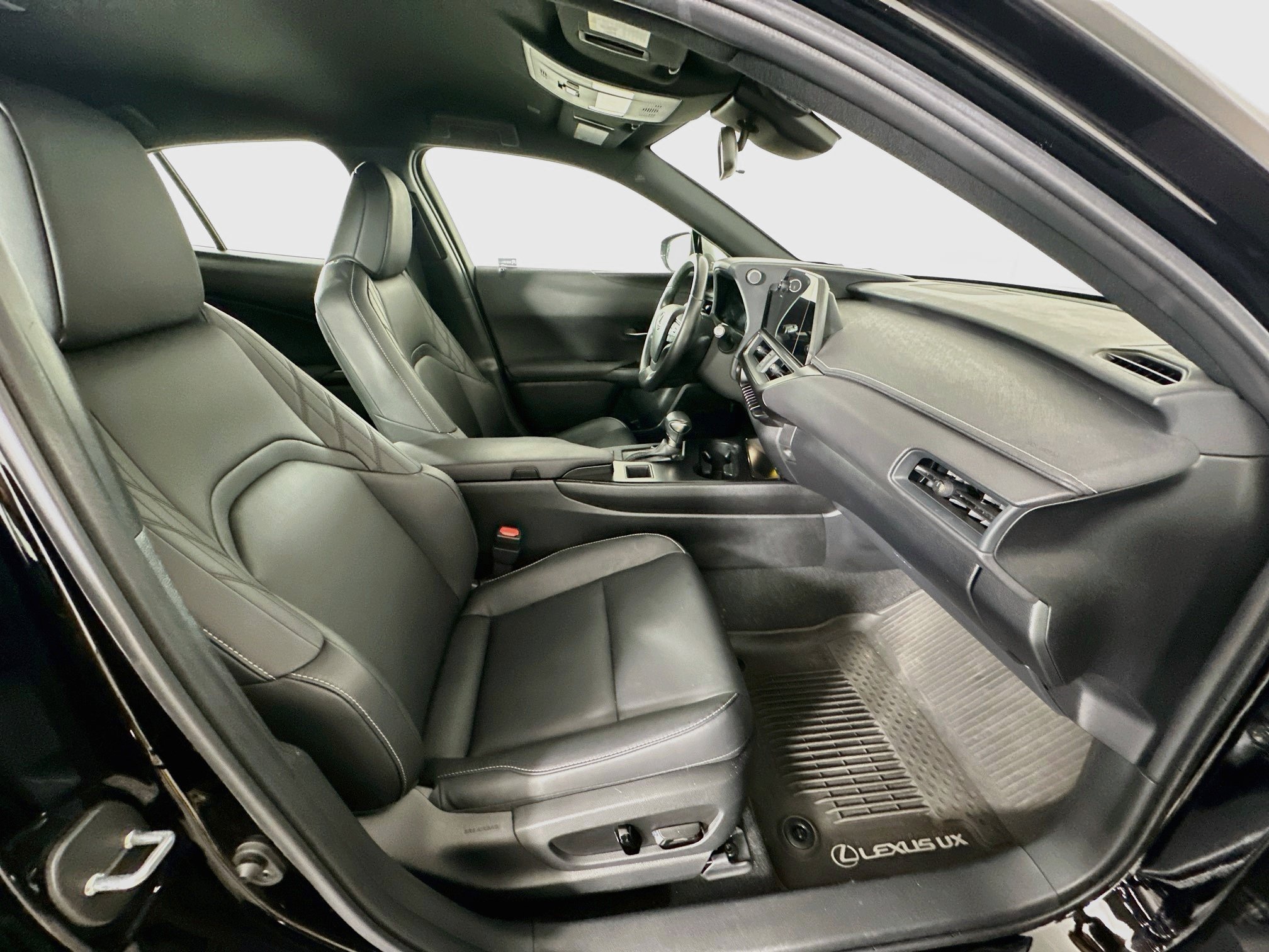 Used 2023 Lexus UX 250h AWD w/ Accessory Package (Z1) image 30