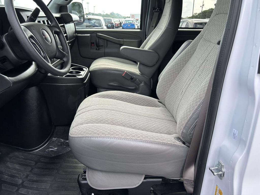 Used 2026 GMC Savana 3500 LT w/ LT Preferred Equipment Group RWD image 18