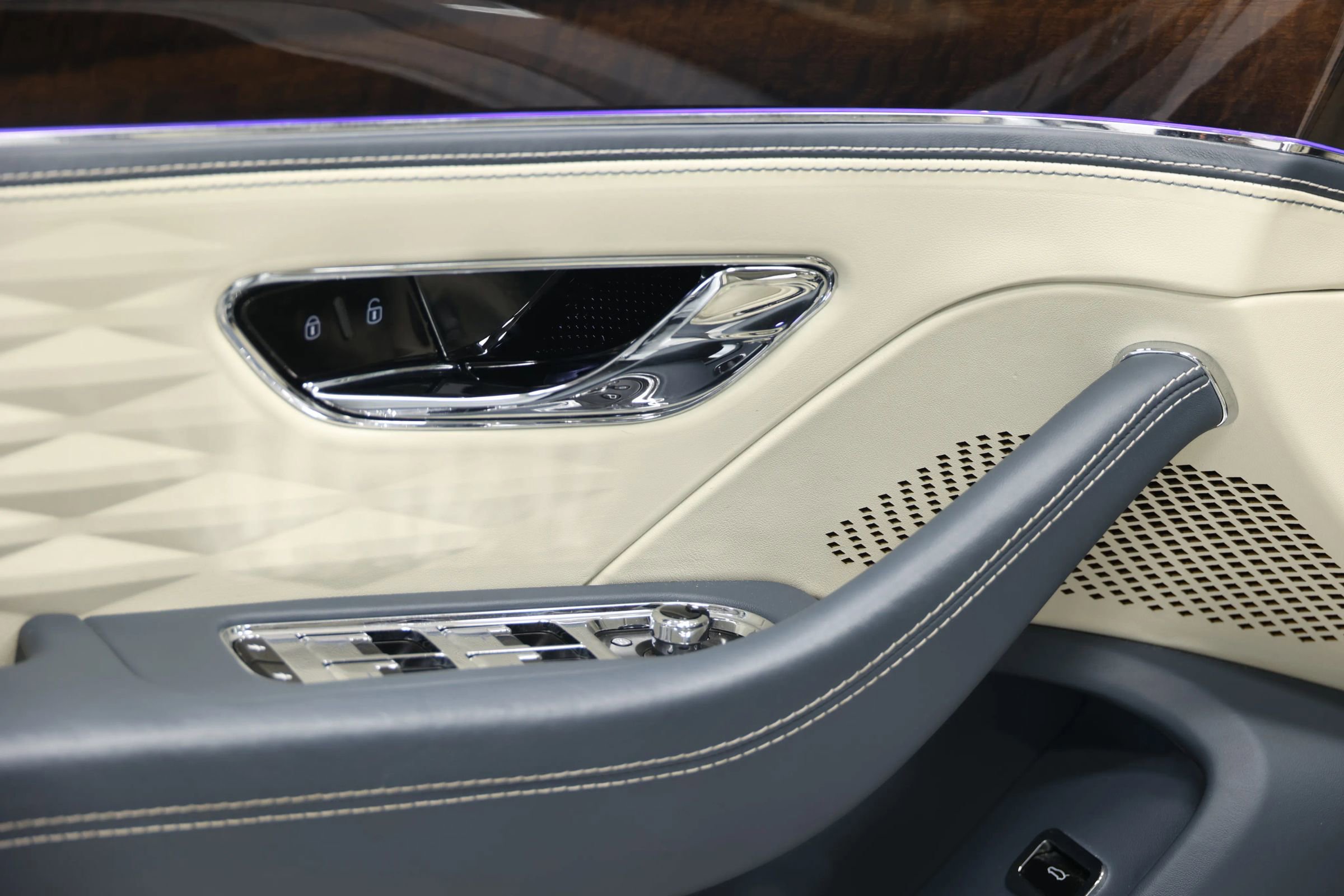 Used 2020 Bentley Flying Spur W12 w/ First Edition Specification image 13