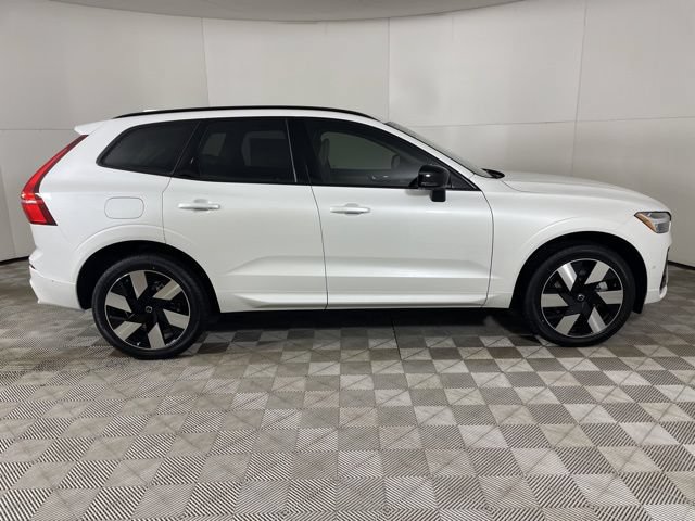 Certified 2025 Volvo XC60 T8 Plus w/ Protection Package AWD/4WD image 9