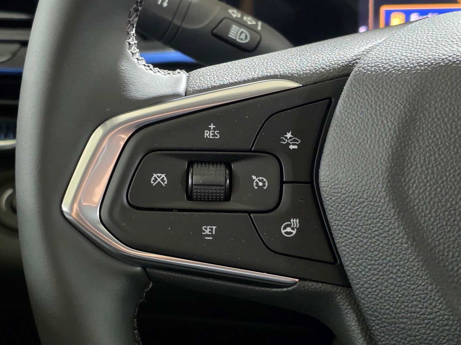 New 2026 Chevrolet Trax LT w/ Driver Confidence Package FWD image 33