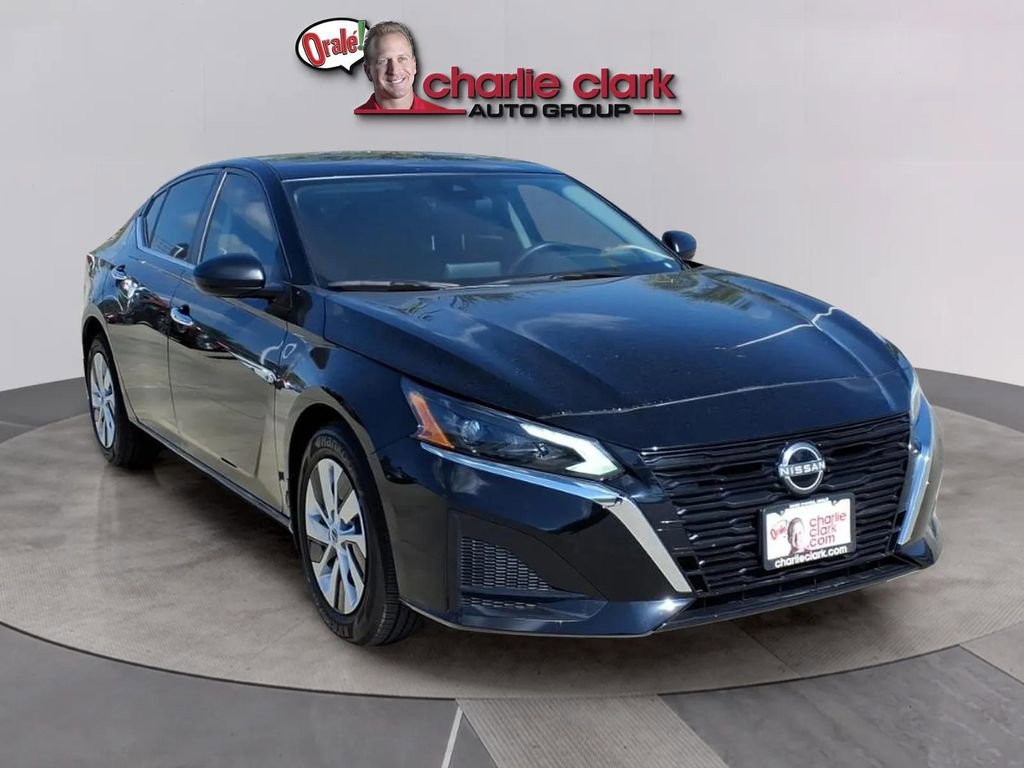 Used 2025 Nissan Altima 2.5 S FWD image 7