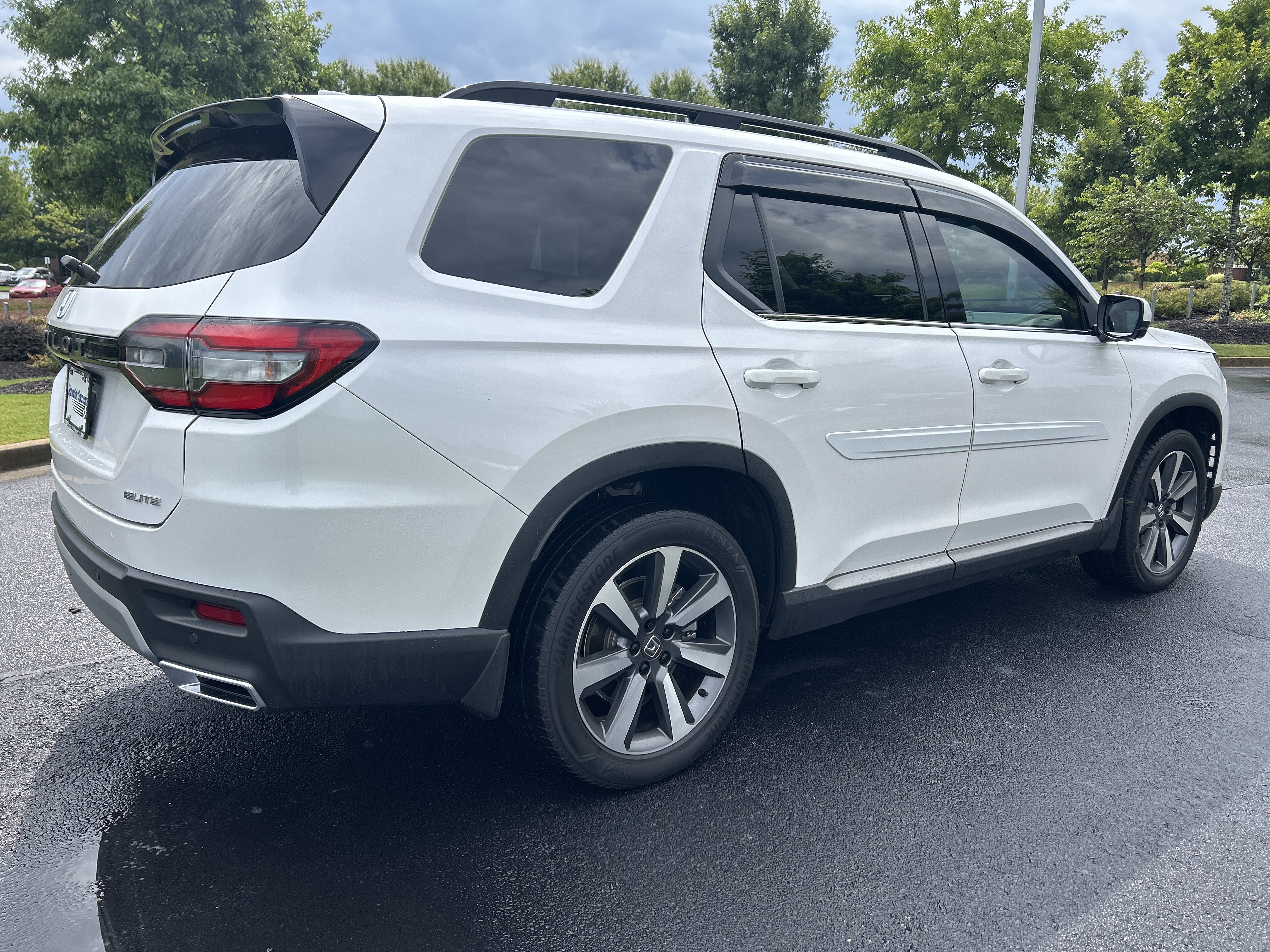 Used 2025 Honda Pilot Elite image 9