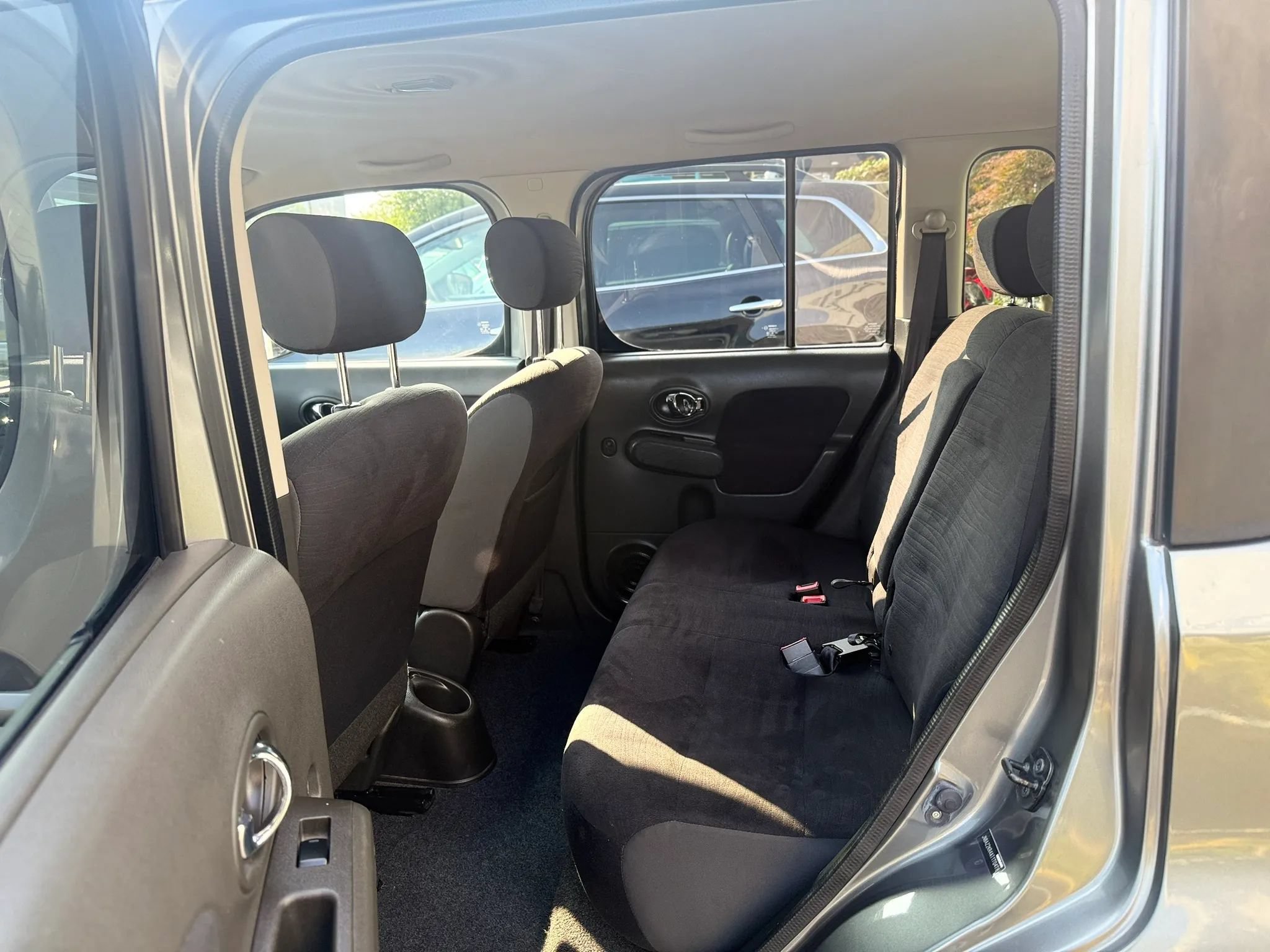 Used 2010 Nissan Cube 1.8 S w/ Interior Designer Pkg FWD image 25