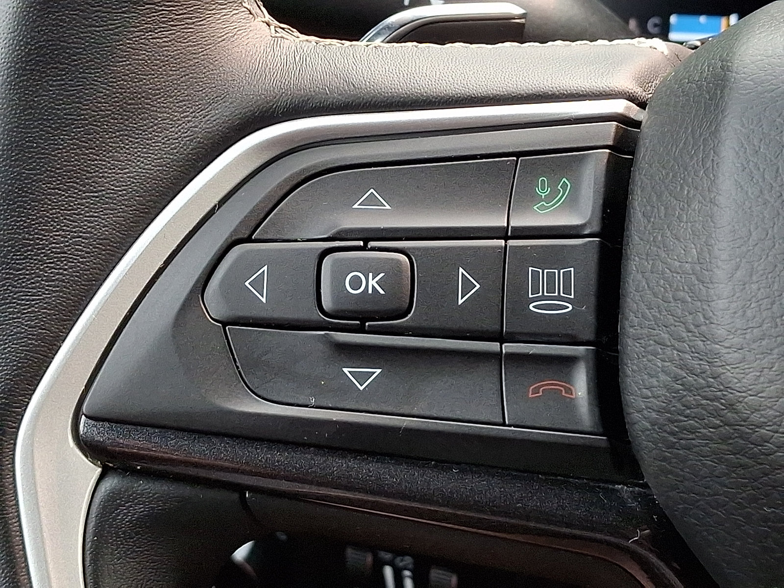 Certified 2021 Jeep Grand Cherokee L Laredo AWD/4WD image 21