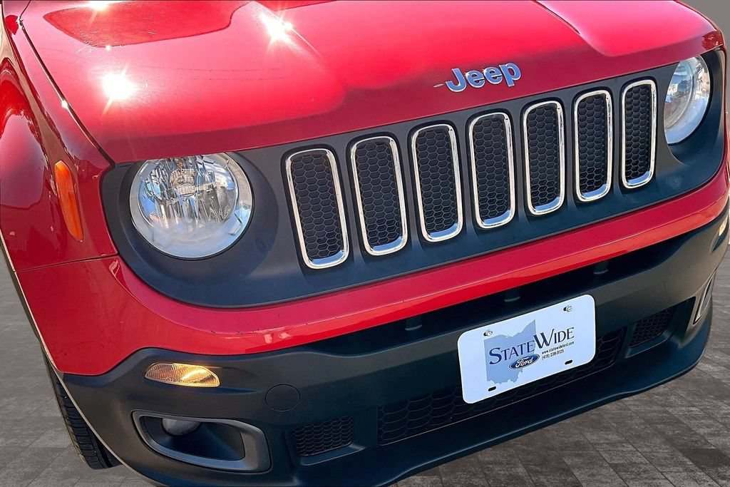 Used 2017 Jeep Renegade Latitude w/ Cold Weather Group AWD/4WD image 29