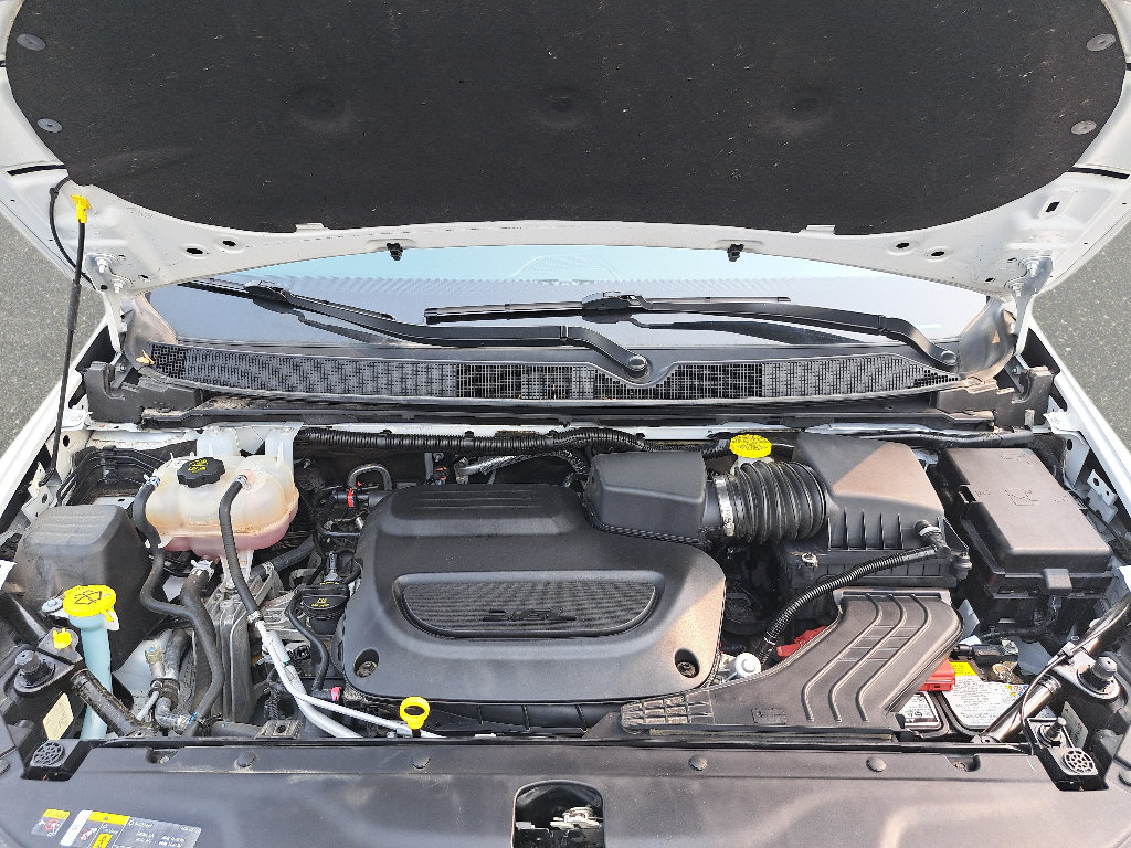 Certified 2023 Chrysler Pacifica Touring-L w/ Uconnect Theater Family Group AWD/4WD image 31