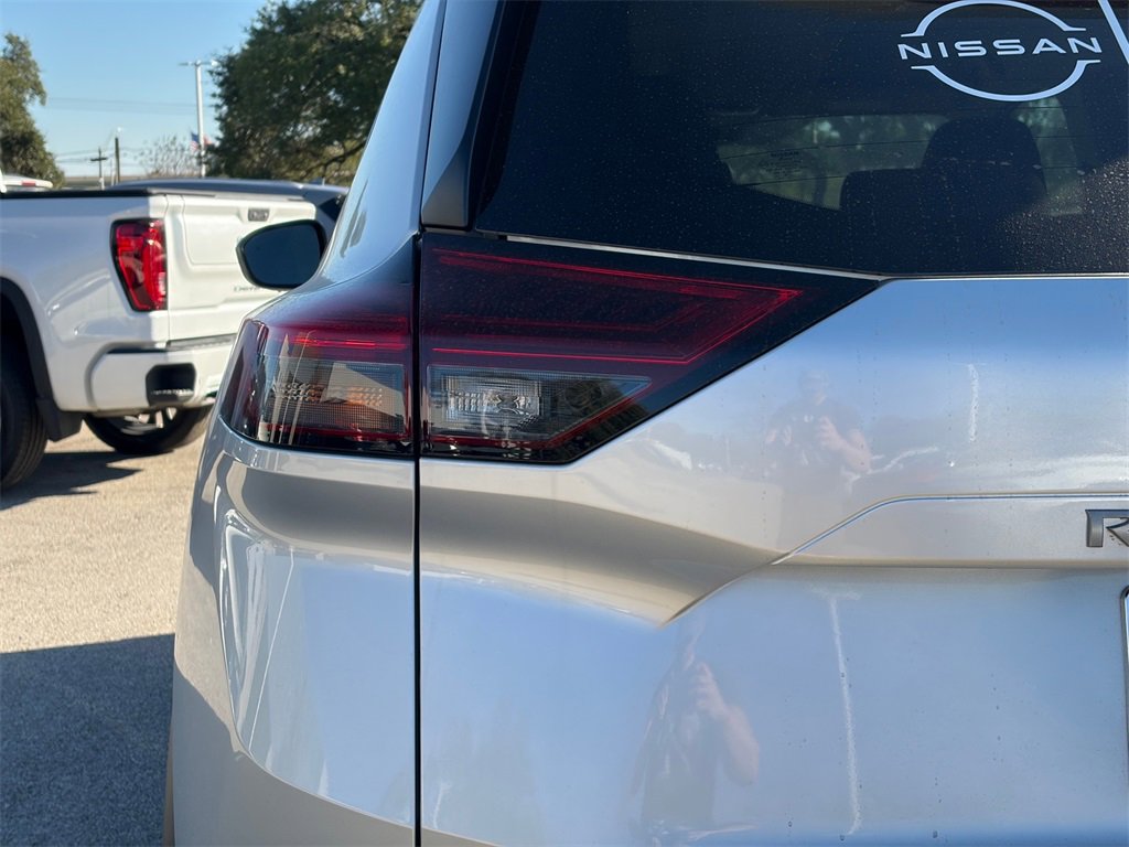Certified 2025 Nissan Rogue S image 5