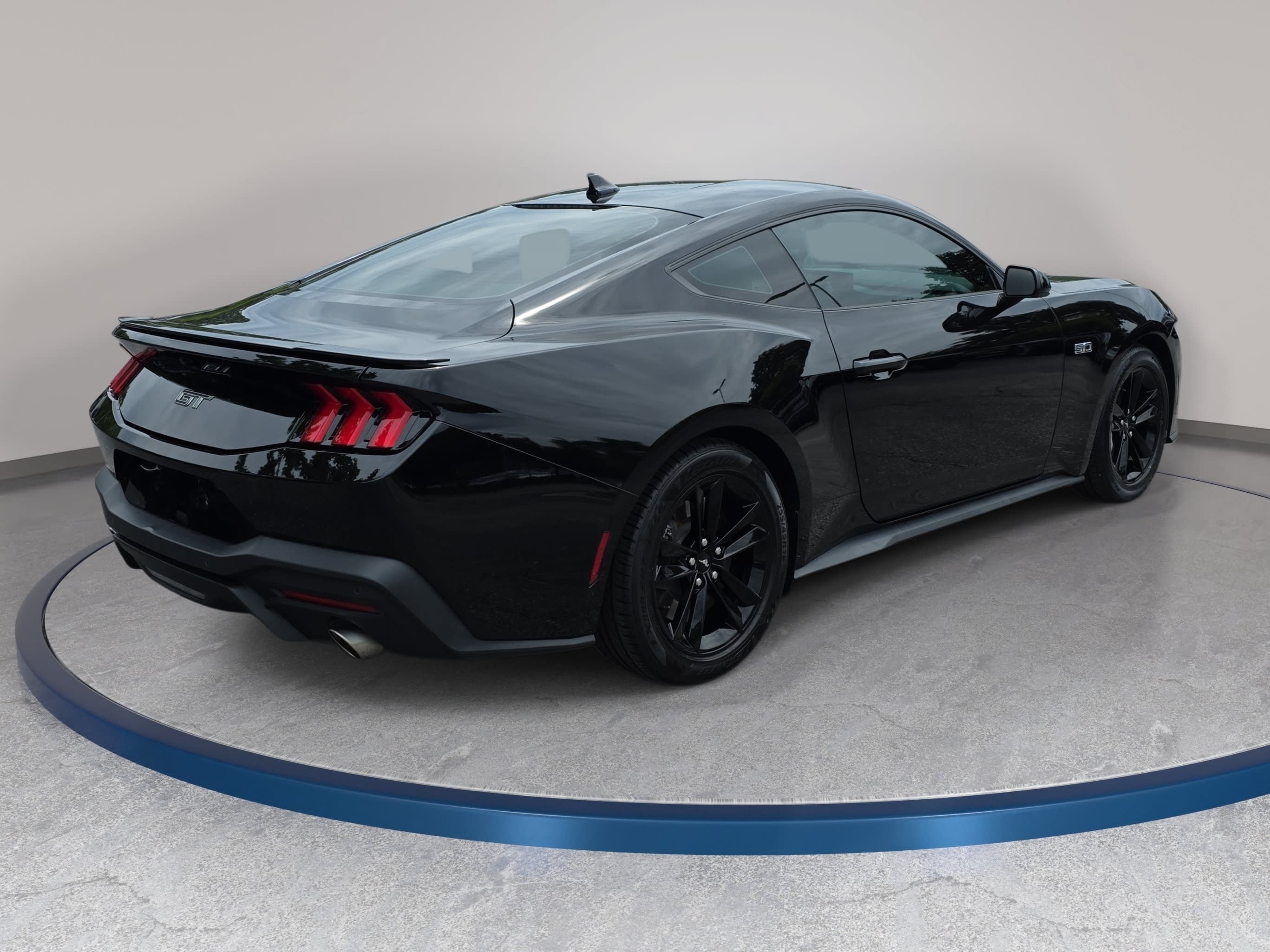 Used 2024 Ford Mustang GT RWD image 5