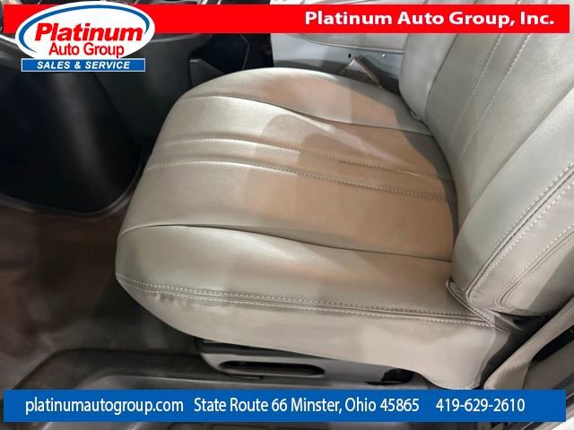 Used 2016 Chevrolet Express 3500 Extended image 12