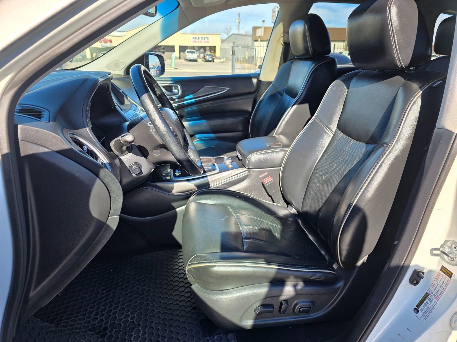 Used 2016 INFINITI QX60 AWD w/ Premium Plus Package image 9