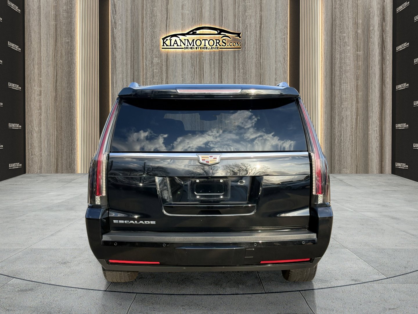 Used 2020 Cadillac Escalade ESV 2WD image 6