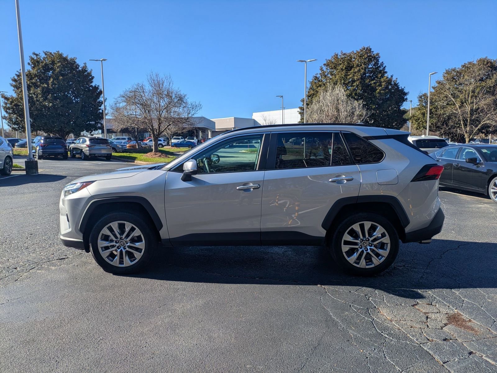 Used 2023 Toyota RAV4 Limited image 8