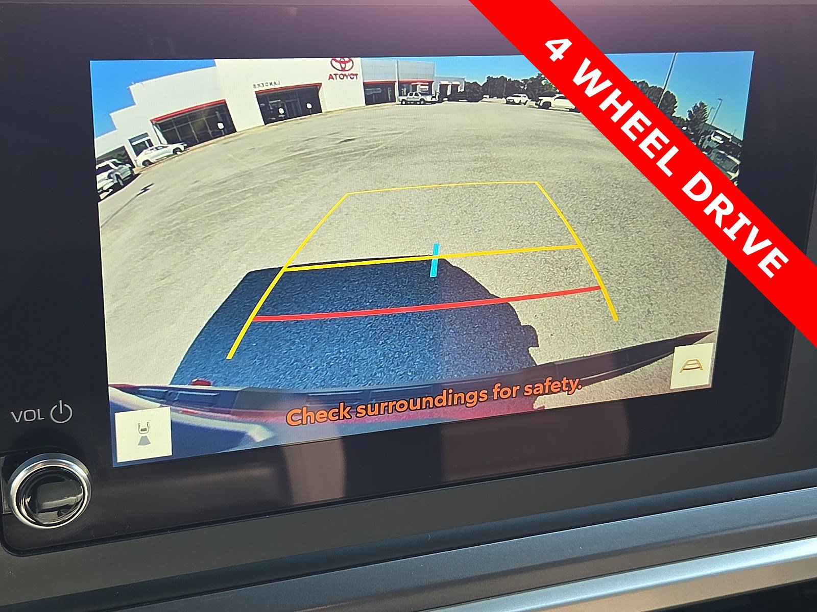 Used 2025 Toyota Tacoma TRD Sport AWD/4WD image 18