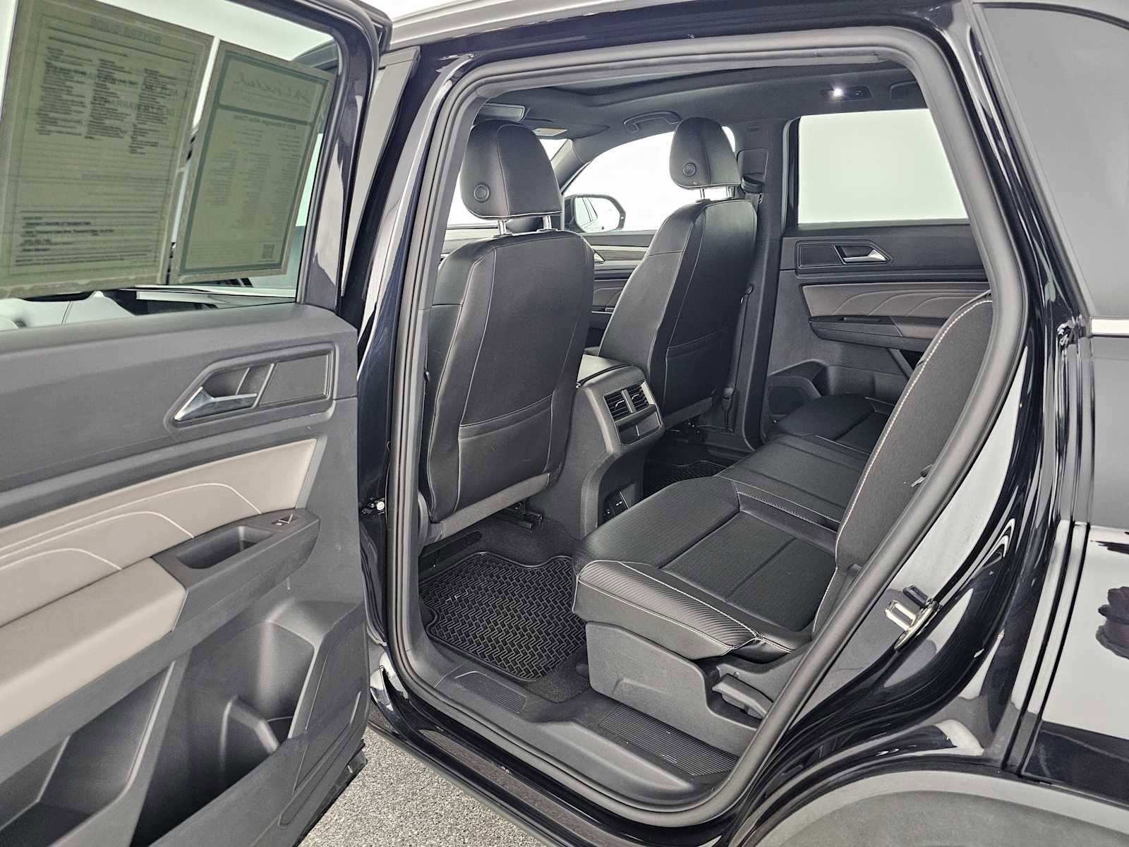 Used 2021 Volkswagen Atlas Cross Sport SE w/ Panoramic Sunroof Package FWD image 15