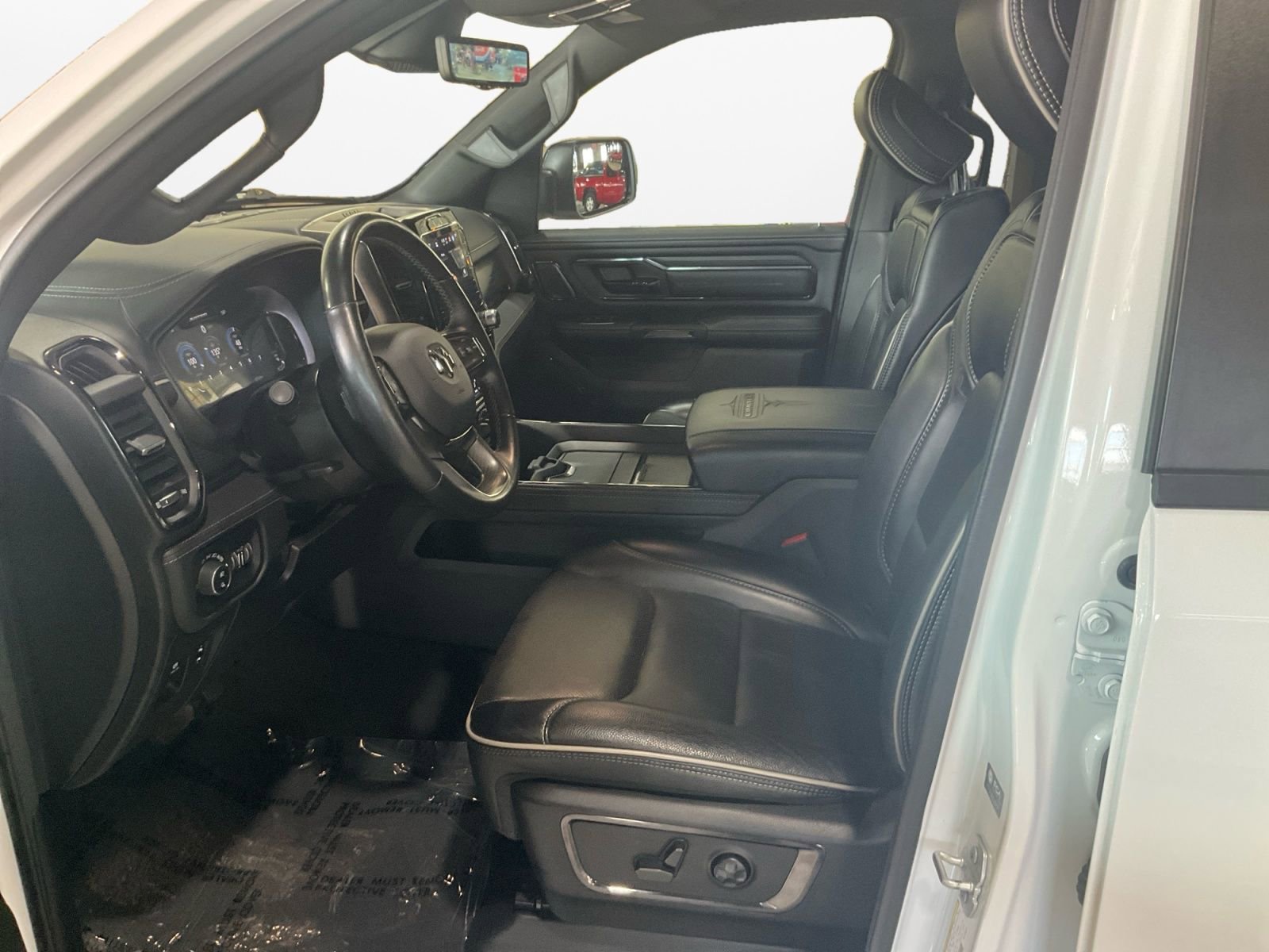 Used 2024 RAM 1500 Limited AWD/4WD image 9