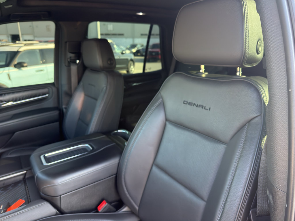 Used 2023 GMC Yukon Denali AWD/4WD image 13