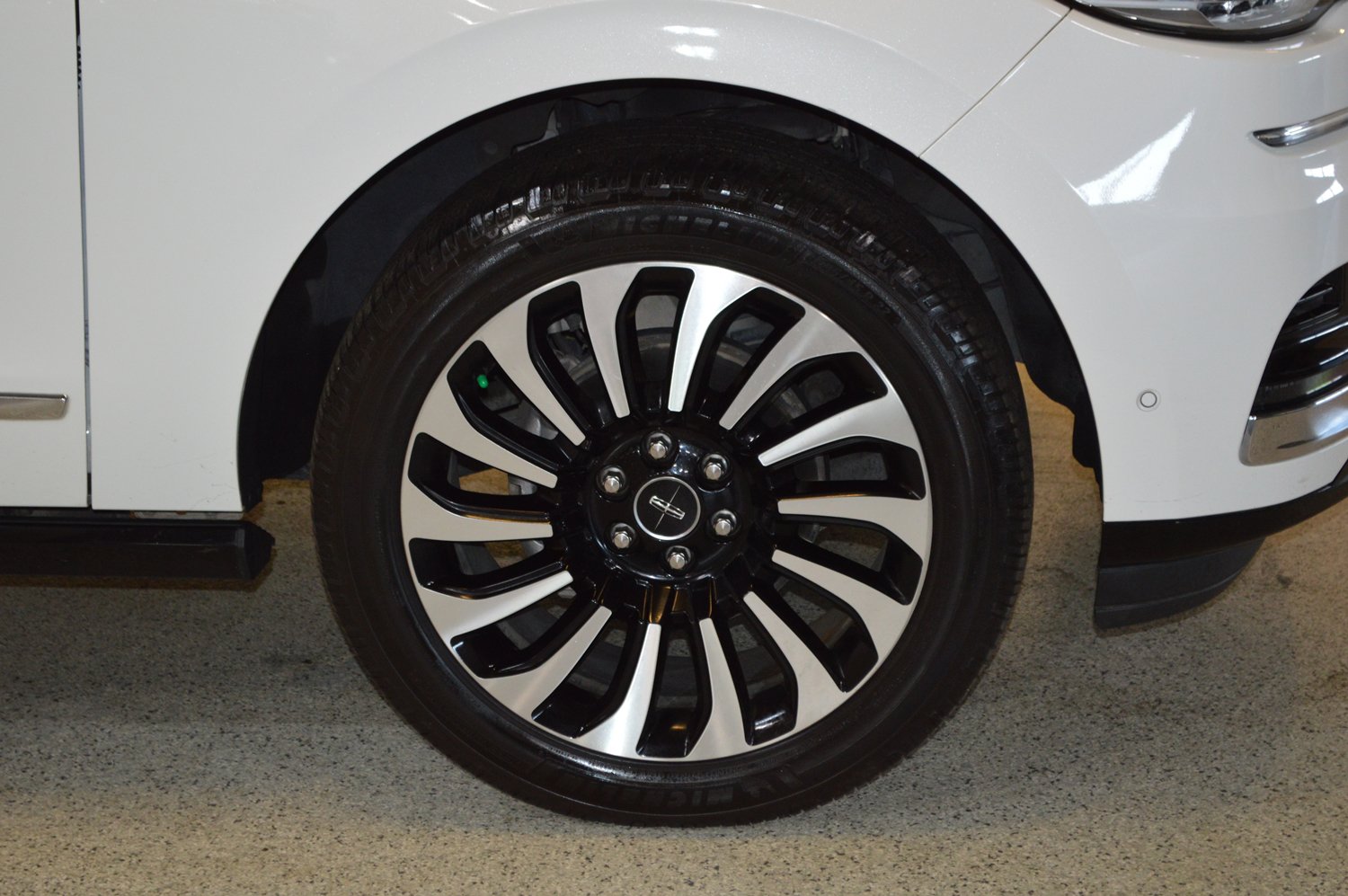 Used 2022 Lincoln Navigator Black Label AWD/4WD image 9