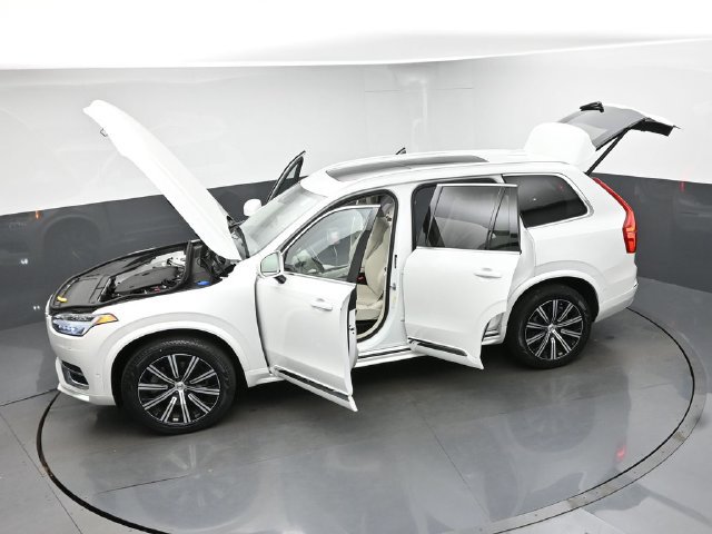Used 2025 Volvo XC90 B6 Plus w/ Protection Package Premier AWD/4WD image 50
