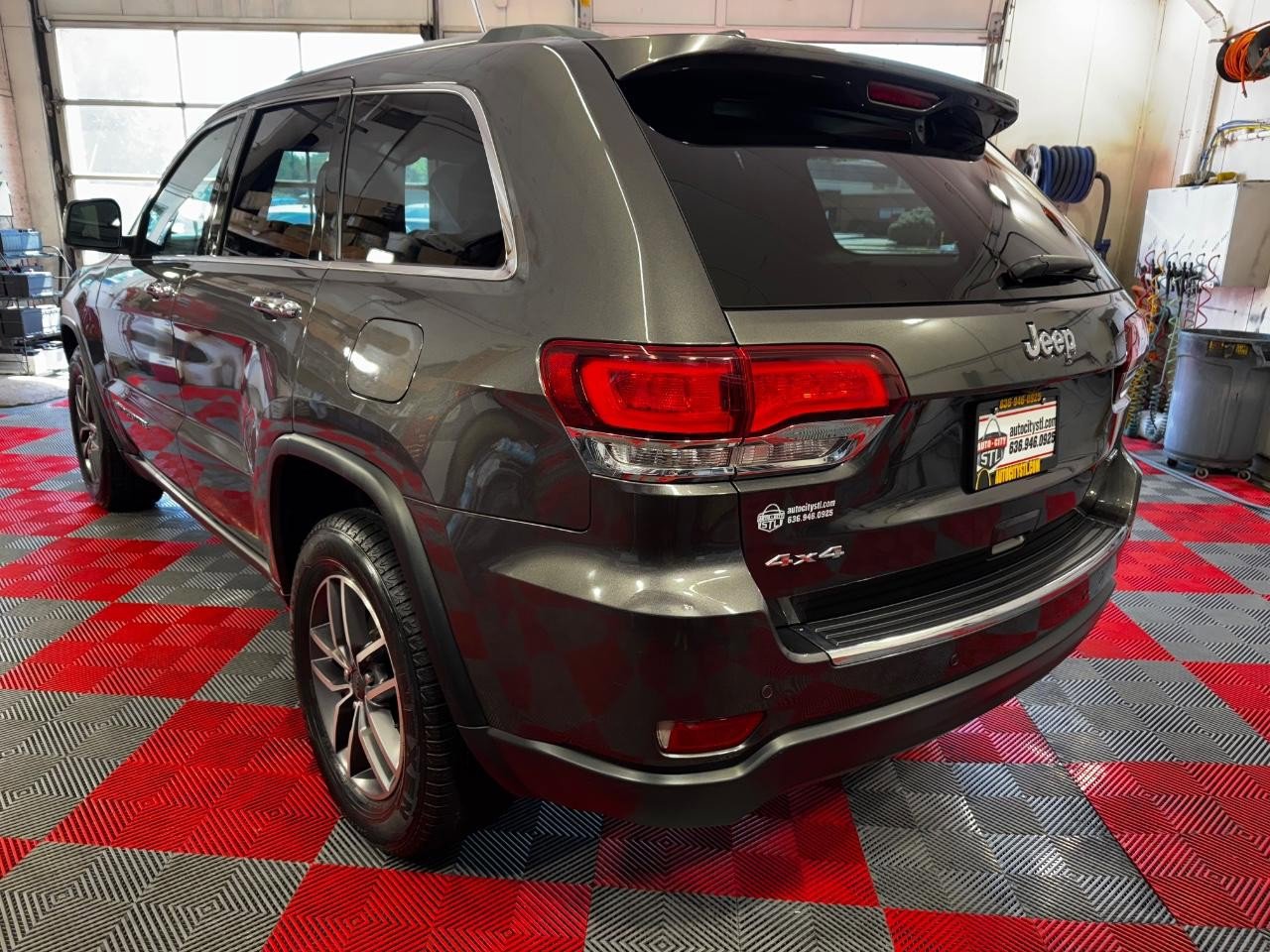 Used 2020 Jeep Grand Cherokee Limited image 5