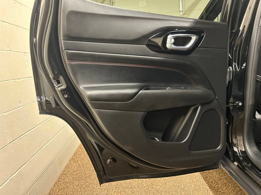 Used 2025 Jeep Compass Trailhawk AWD/4WD image 14
