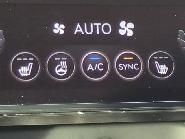 Certified 2025 Genesis G70 2.5T AWD/4WD image 21
