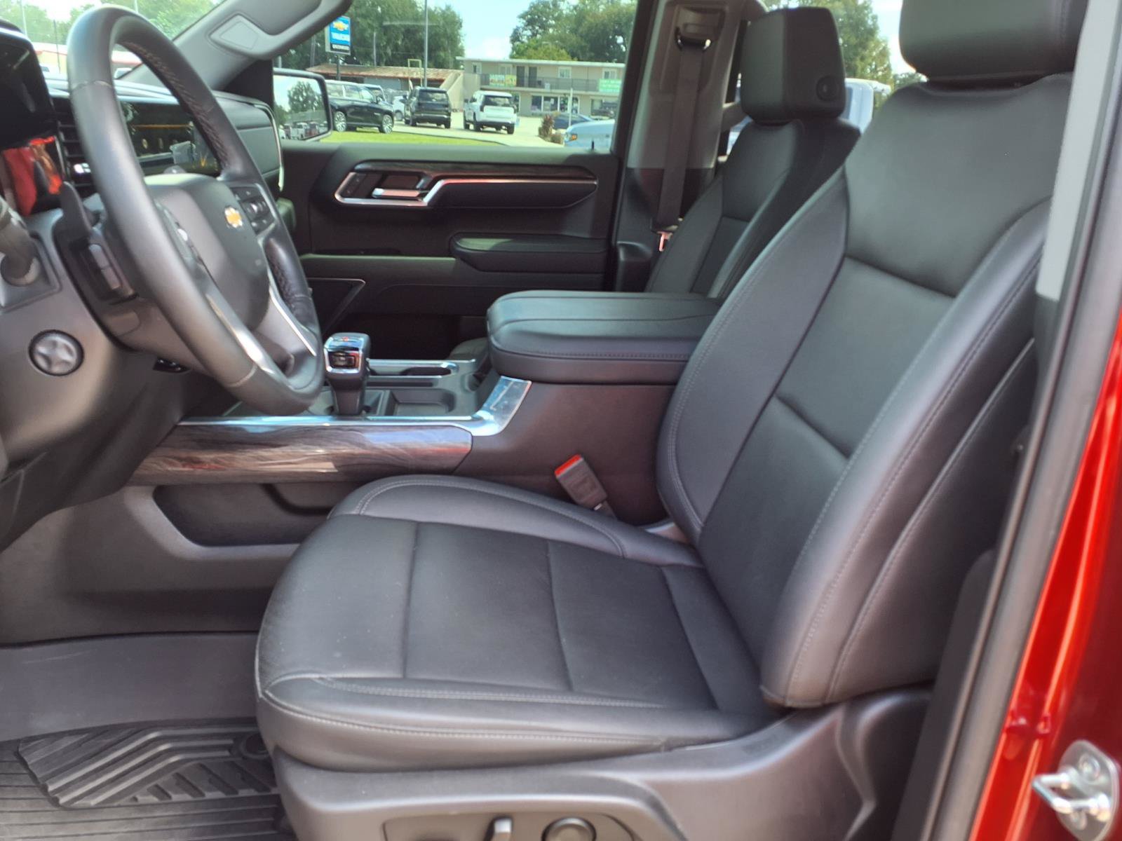 Certified 2025 Chevrolet Silverado 1500 LTZ AWD/4WD image 15