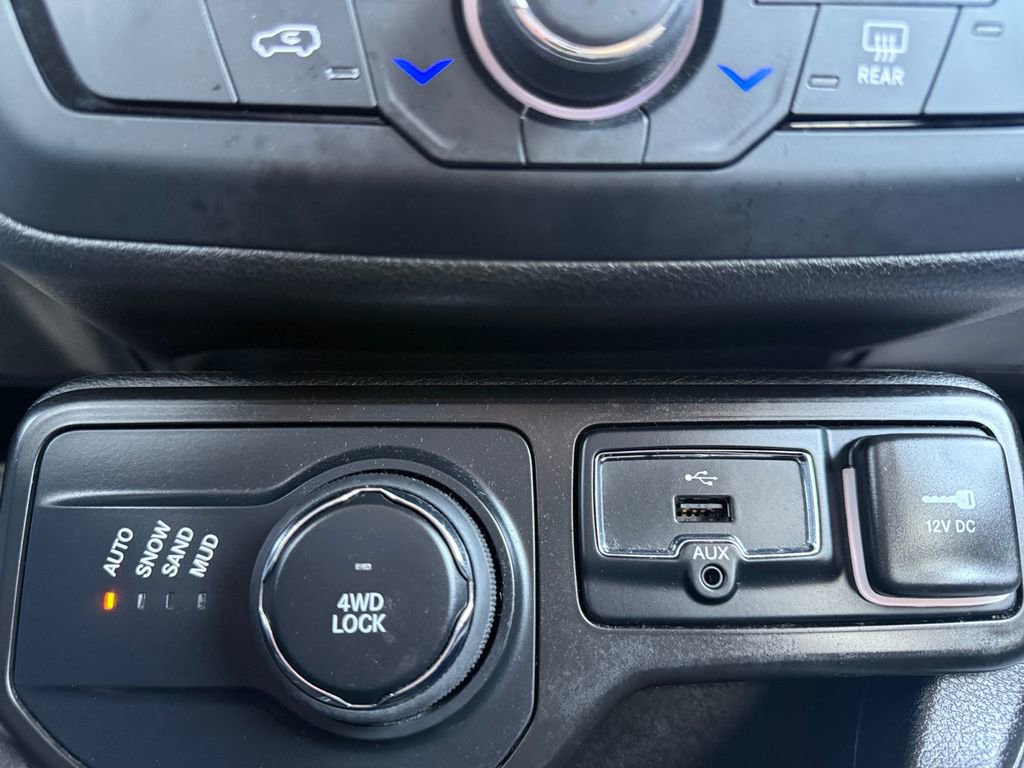 Certified 2023 Jeep Renegade Latitude image 31