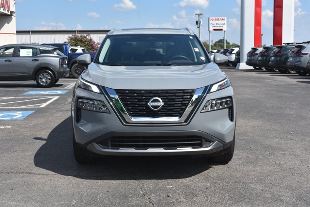 Used 2023 Nissan Rogue SL FWD image 2