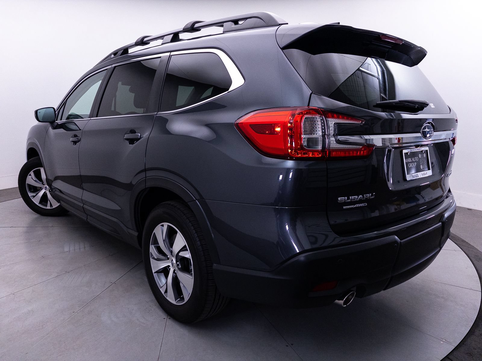 Used 2023 Subaru Ascent Premium w/ Convenience Package AWD/4WD image 2