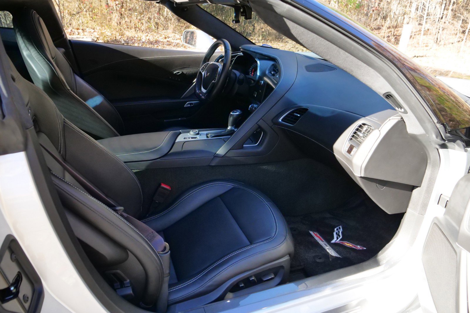 Used 2016 Chevrolet Corvette Z06 w/ 3LZ Preferred Equipment Group image 41