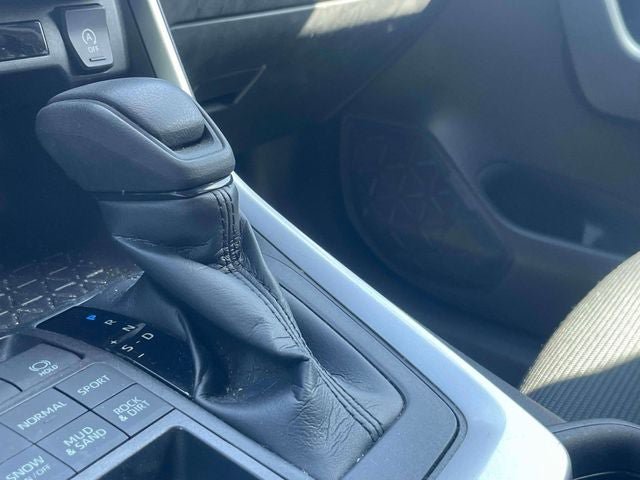 Used 2020 Toyota RAV4 LE w/ All Weather Liner Package AWD/4WD image 30