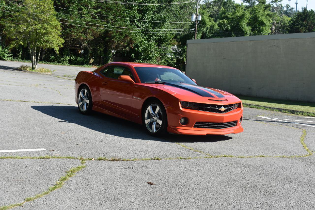 Used 2010 Chevrolet Camaro SS w/ RS Package RWD image 9