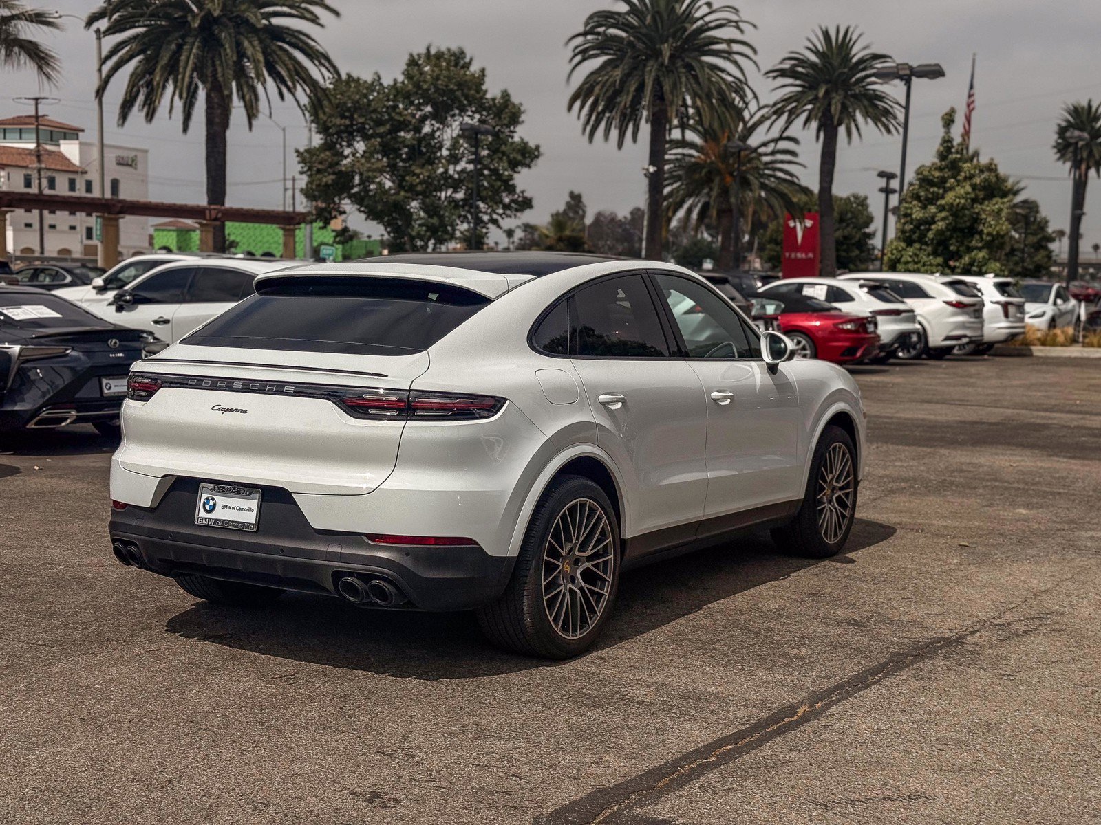 Used 2023 Porsche Cayenne Platinum Edition image 6