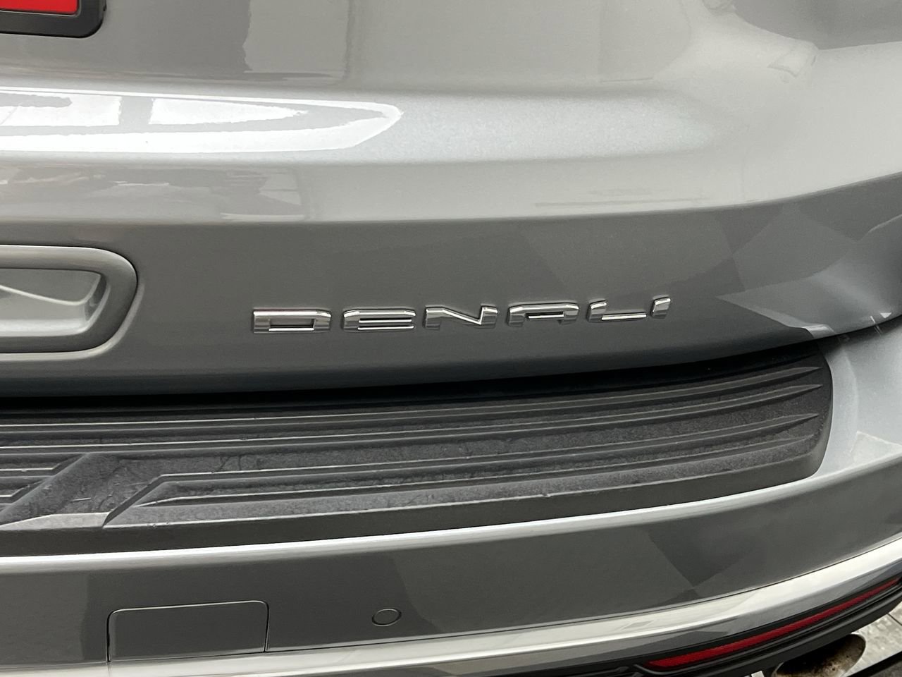 Certified 2023 GMC Yukon XL Denali AWD/4WD image 6